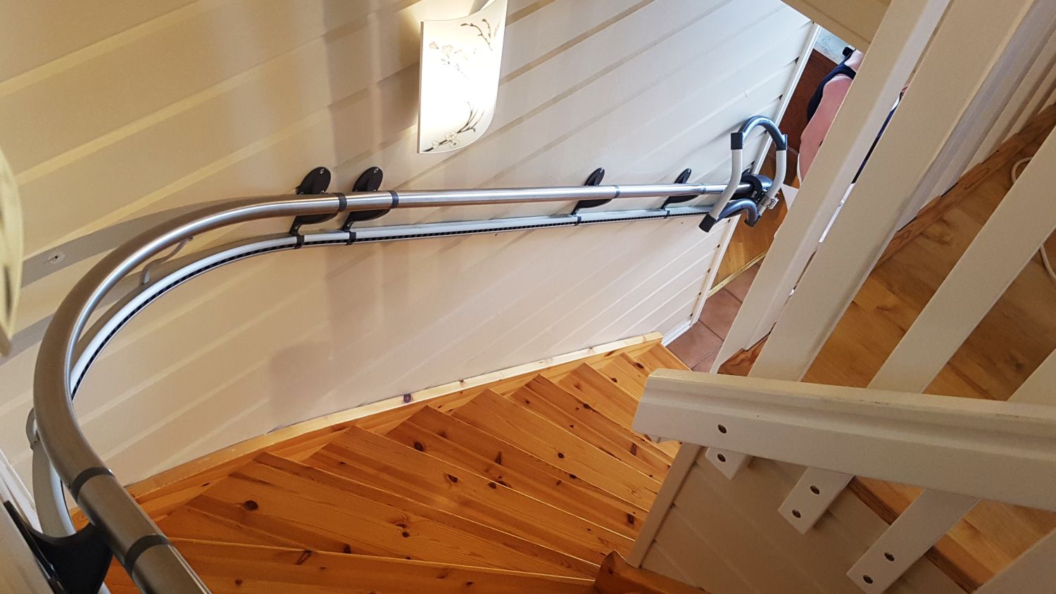 AssiStep for svingtrapper - Gir økt støtte og trygghet i trappa